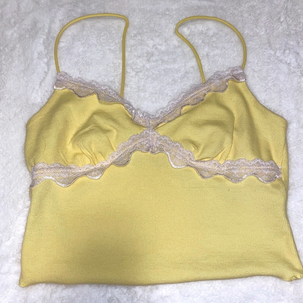 SHEIN Laced yellow cropped tank. Size M. NEVER WORN. pet free smoke free home - Picture 2 of 3